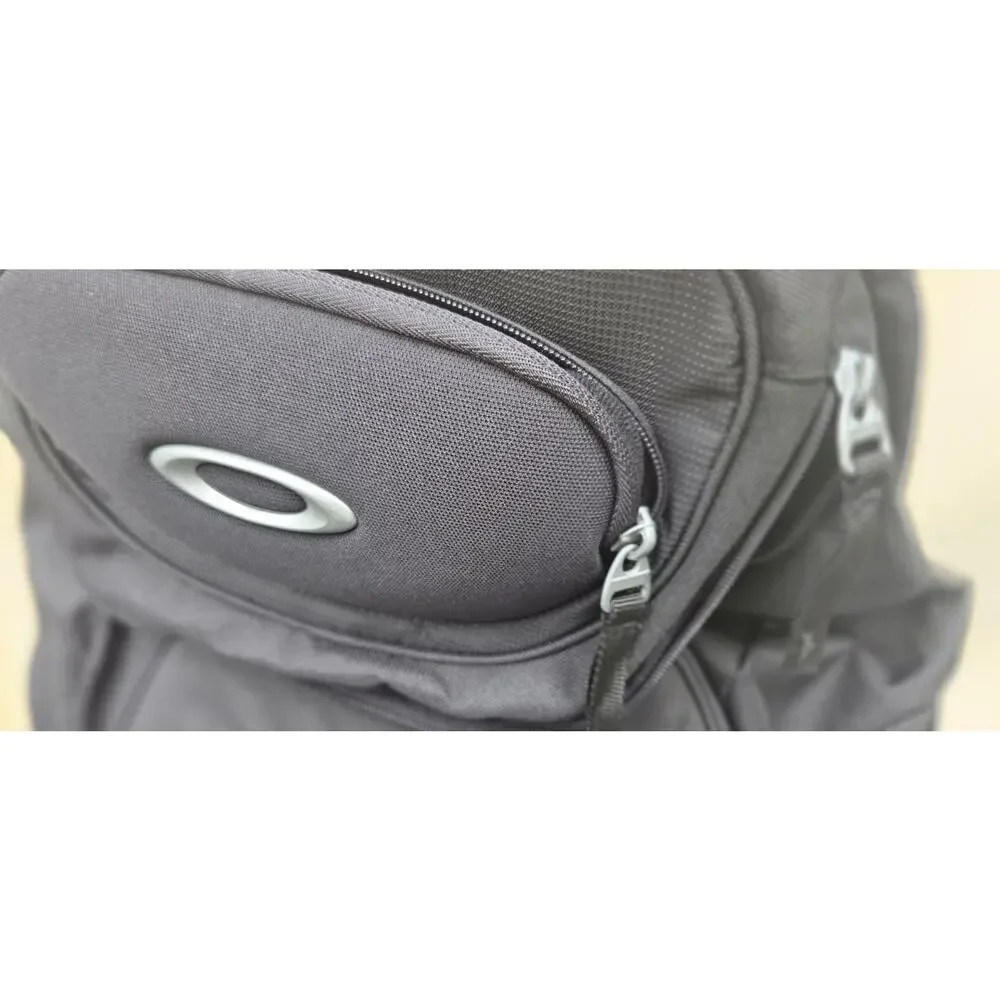 NEW Oakley 30L Status Back Pack School Travel Office +17